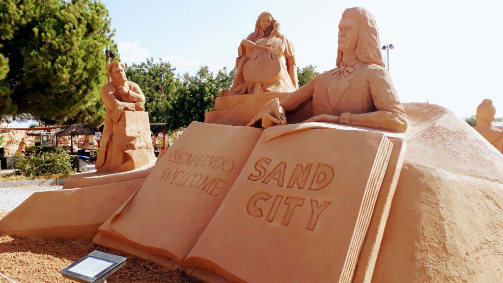 Sand City in Pêra