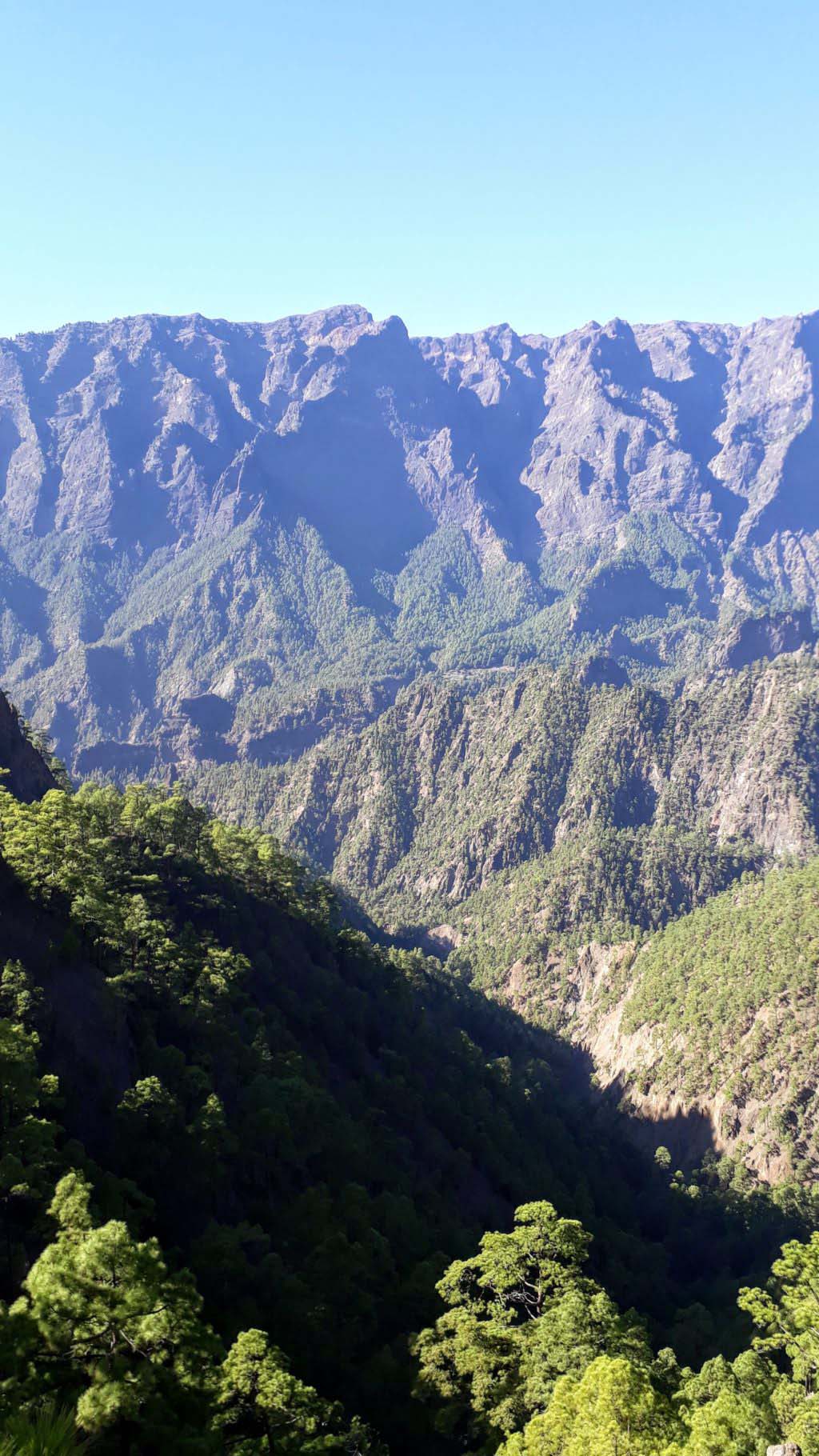 View into the crater Caldera de Taburiente