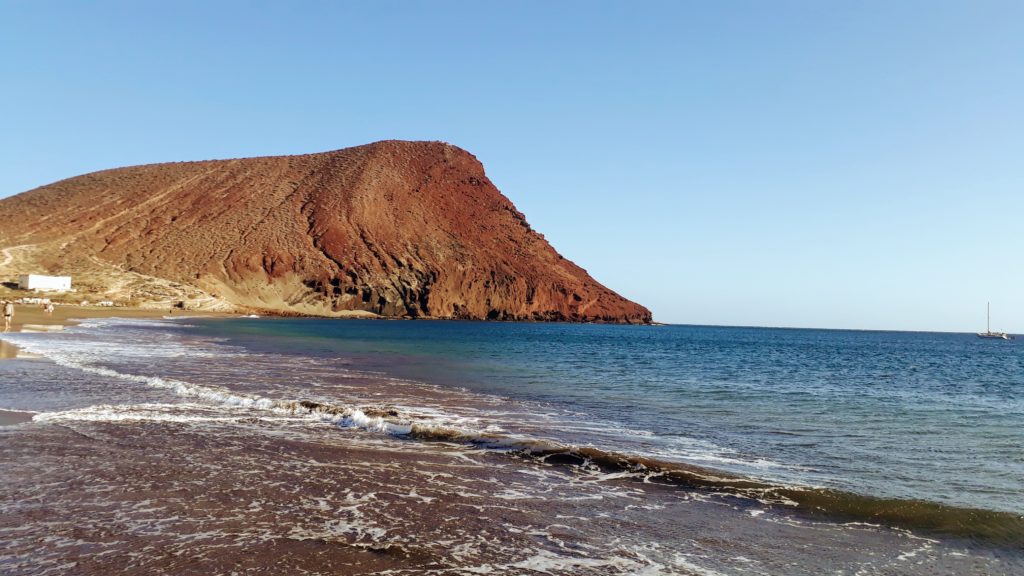Playa de la Tejita con Montaña Roja
