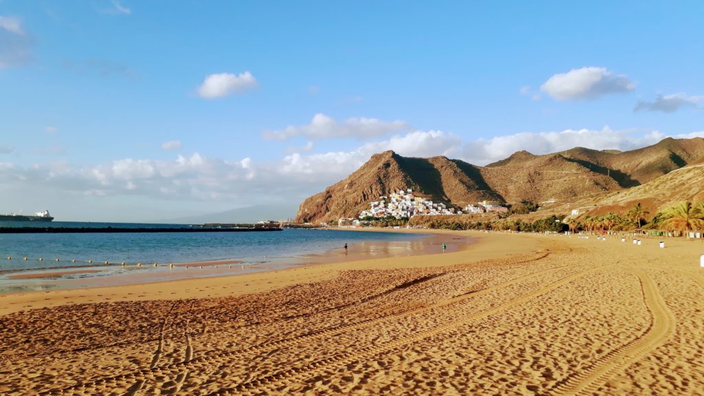 Playa de Las Teresitas cerca de San Andrés
