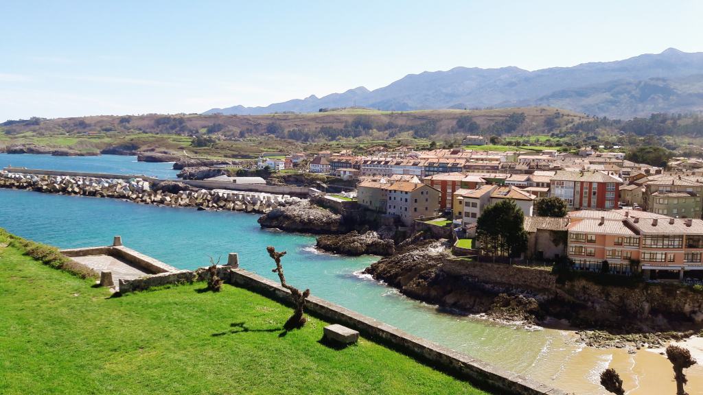 Llanes