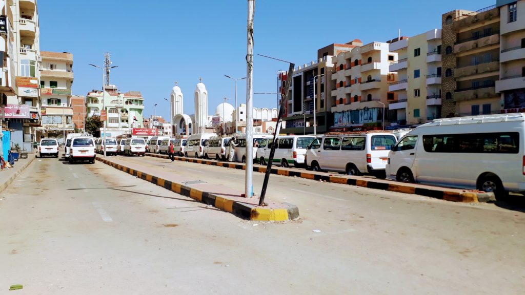 Microbusbahnhof in Hurghada