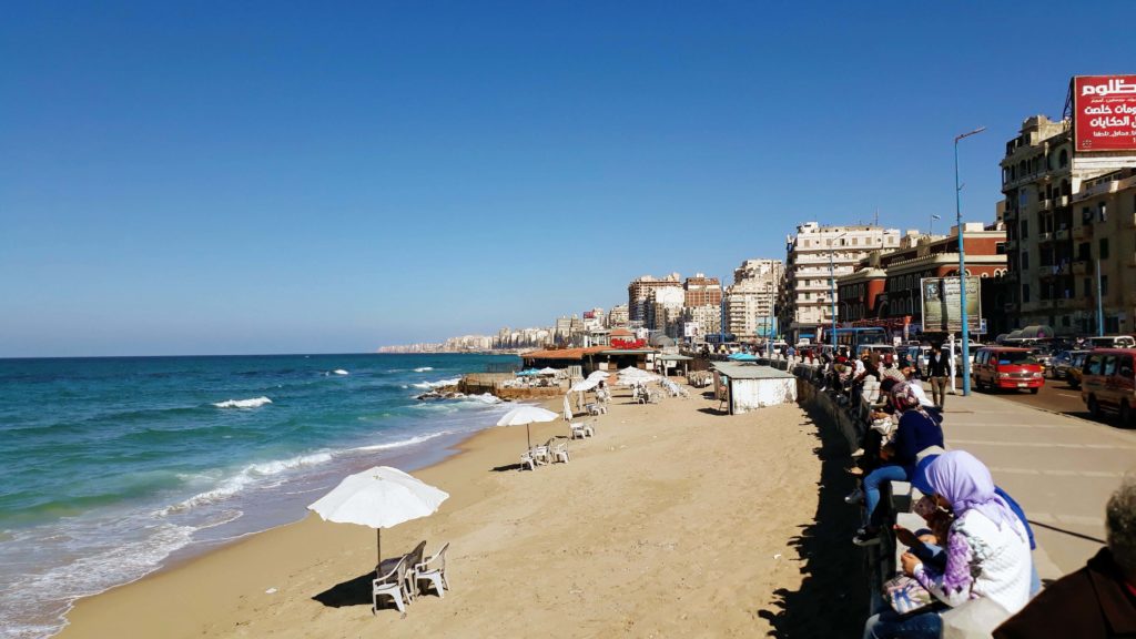 Strand von Alexandria am Mittelmeer