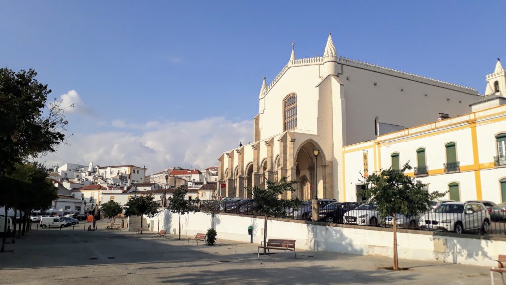 Die "Knochenkapelle" Capela dos Ossos