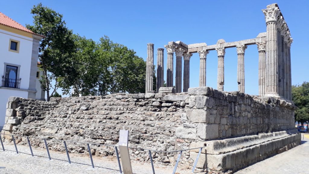 Tempel von Évora