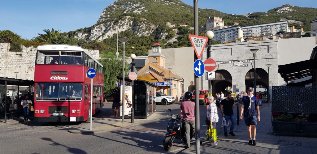 Auch in Gibraltar gibt es Doppeldeckerbusse
