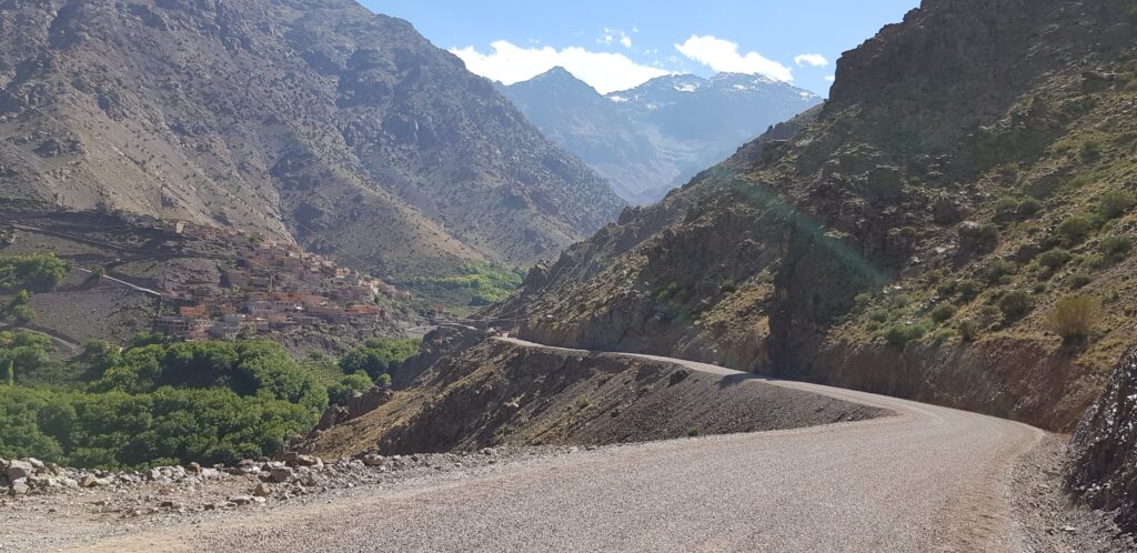 Die Anfahrt nach Imlil, dem Ausgangsort zum Toubkal, erfolgt über Schotterstraßen