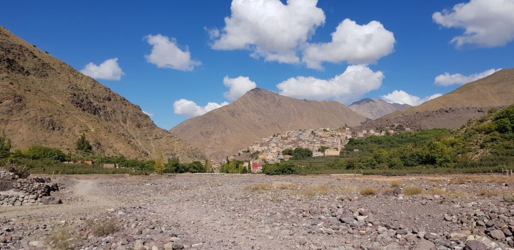 Das Flussbett in Imlil bildet den Anfang der Route zum Toubkal