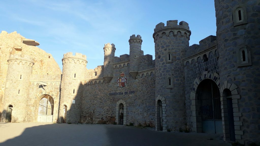 Die Batería de Castillitos ist wie eine mittelalterliche Miniatur-Burg gestaltet