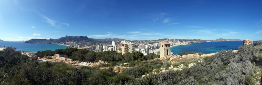 Blick auf die Ausgrabungsstätte des Pobla Medieval d'Ifac