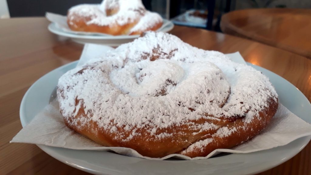 Vegane Ensaïmada im Tablespoon Bakery Cafe in Inca, Mallorca