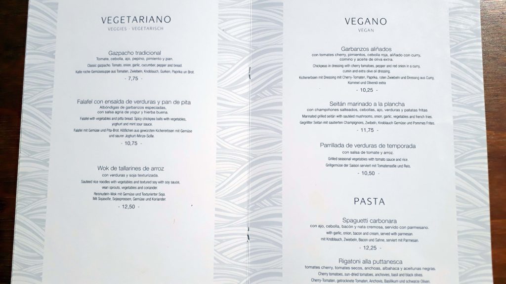 Vegetarische und vegane Karte bei Mirablau in der Cala Mesquida, Mallorca