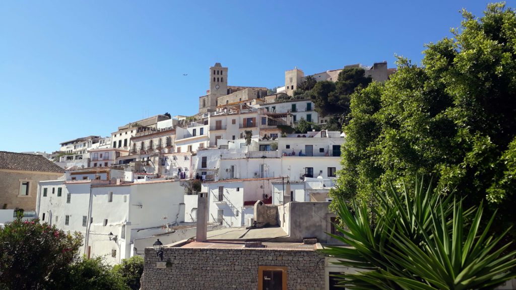 Die wunderschöne Altstadt Dalt Vila von Ibiza-Stadt