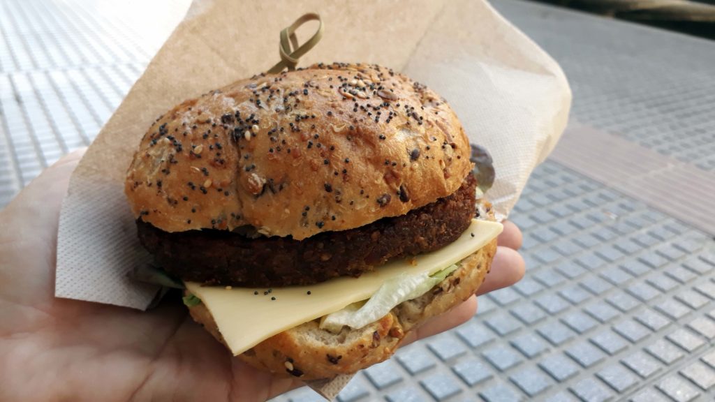 Veganer Burger auf Ibiza