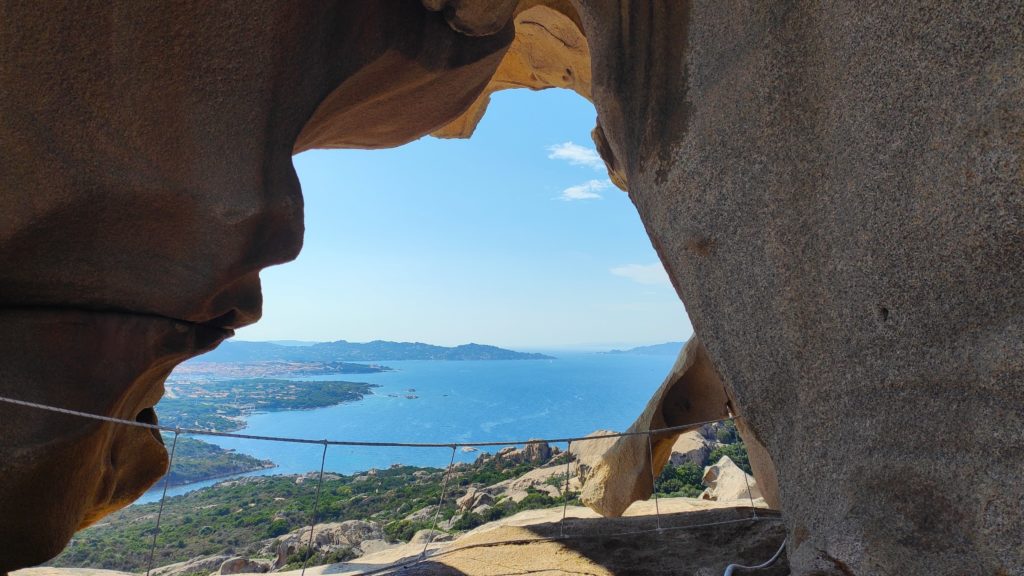 Aussicht auf den La-Maddalena-Archipel vom „Bärenfelsen“ Roccia dell’Orso