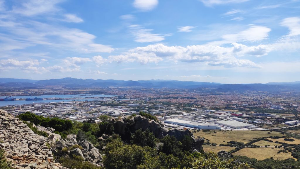 Blick über Olbia auf Sardinien