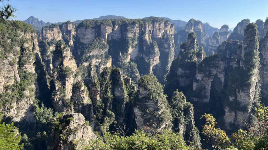 China hat unglaubliche Landschaften zu bieten, wie hier im Zhangjiajie National Forest Park