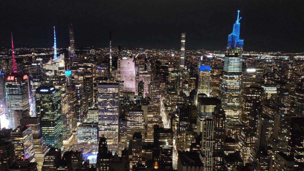 Ausblick vom Empire State Building auf New York bei Nacht