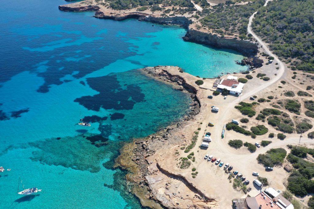 Die Bucht von Calam Comte auf Ibiza