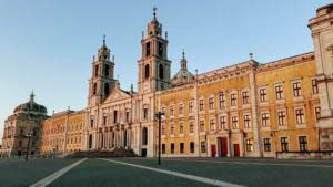 Palácio Nacional in the nearby Mafra