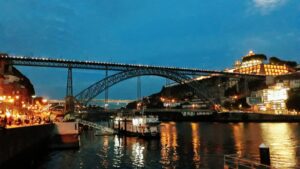 Ponte Luís I at night