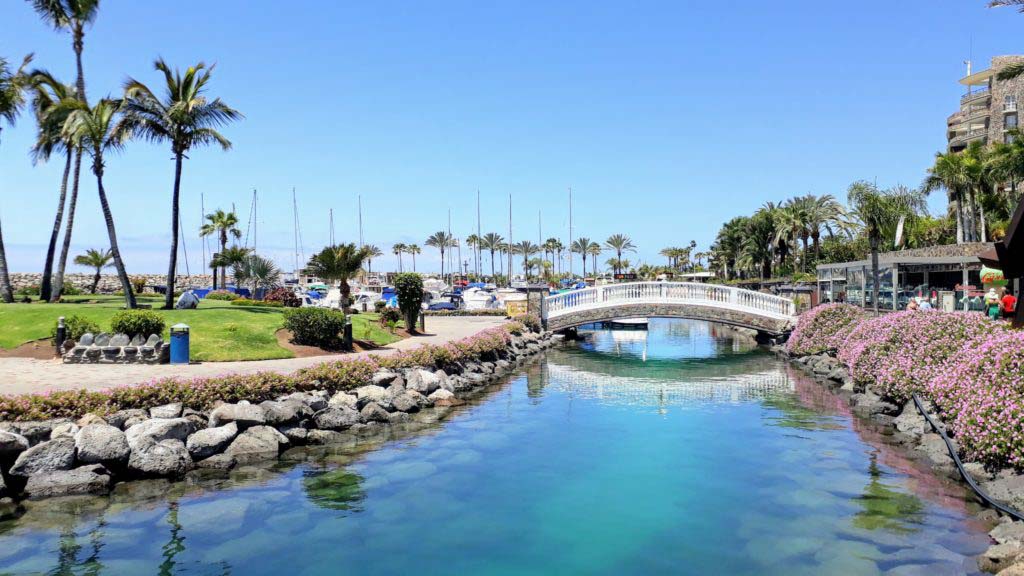 Bridge to the man-made island Isla de Anfi