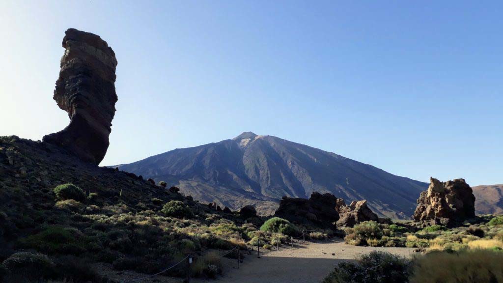 Roque Cinchado in front of the Teide