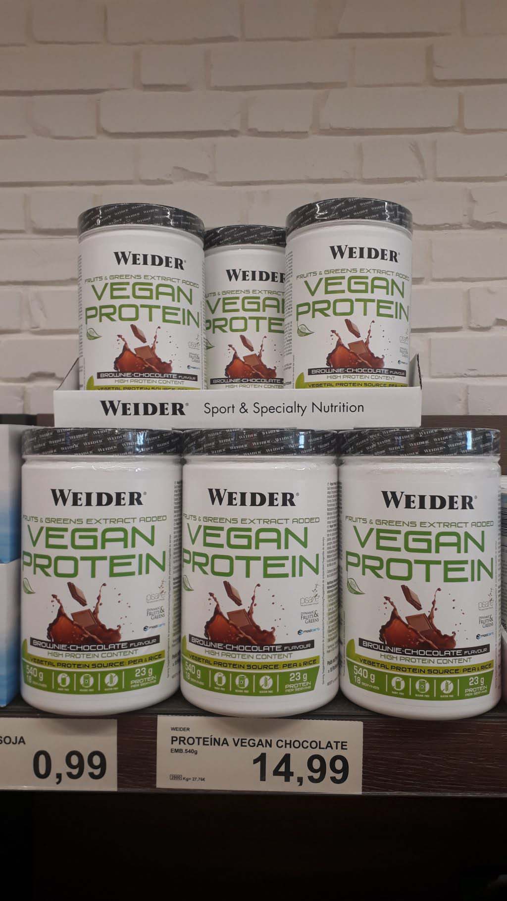Vegan protein powder from Weider with brownie-chocolate flavor