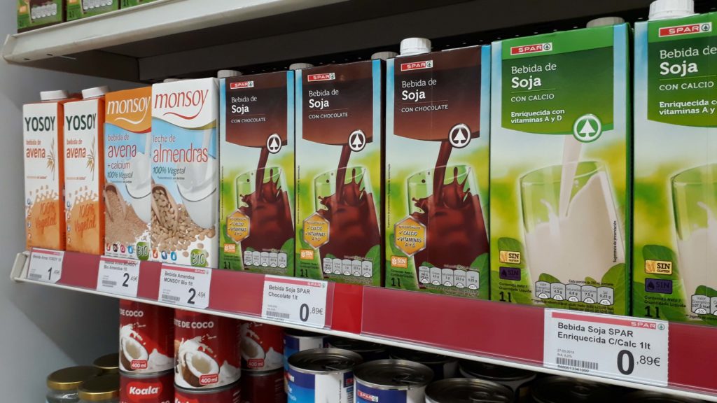 Vegan oat, almond and soy milk at Spar from Yosoy, monsoy (organic) and Spar's own brand