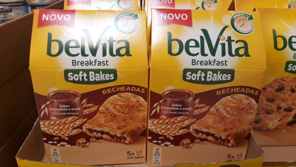 Breakfast biscuits with chocolate hazelnut filling from BelVita