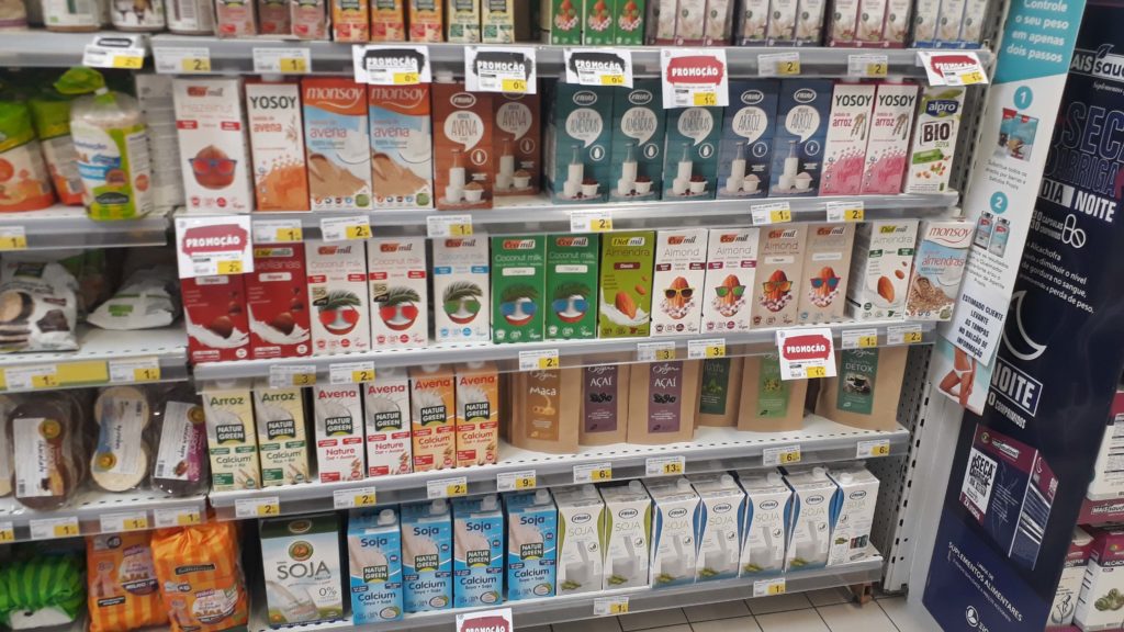 Plentiful selection of non-dairy milk: soy, rice, almond, coconut, oat, ...