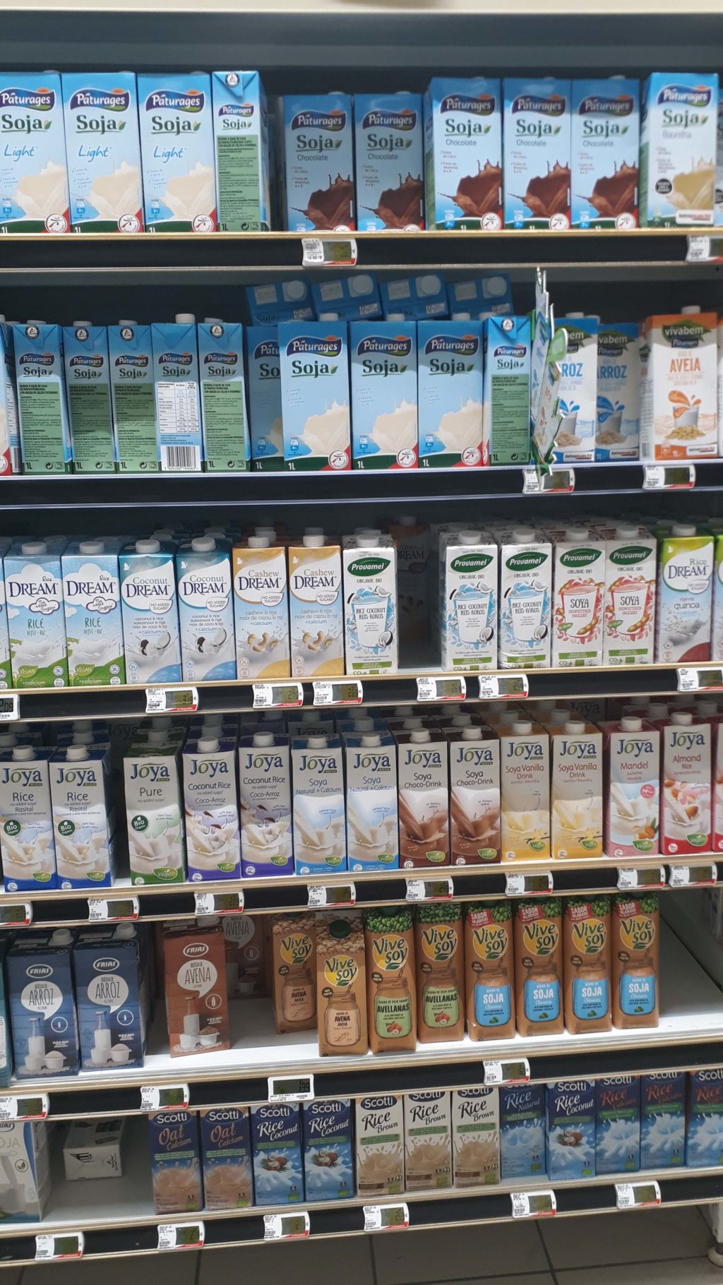 Lots of non-dairy milk