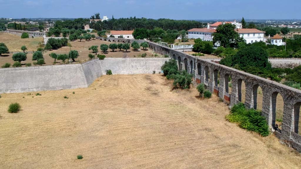 Aqueduto de Água de Prata in Évora