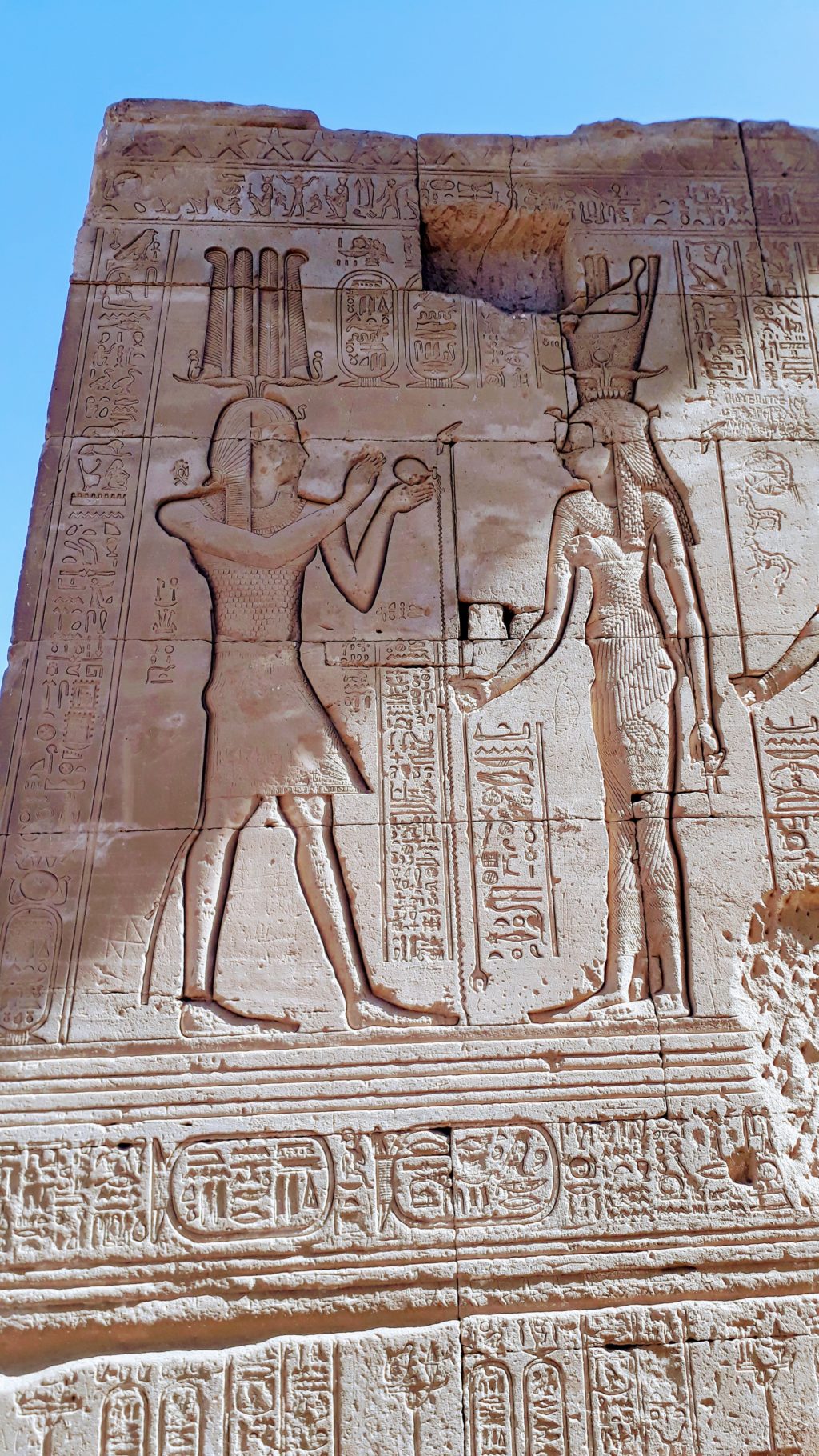 Jeroglíficos en el complejo del Templo de Dendera