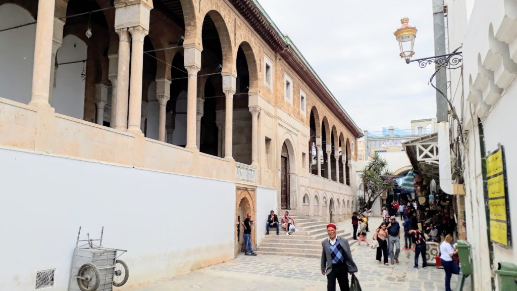 Mezquita Zitouna en la medina de Túnez