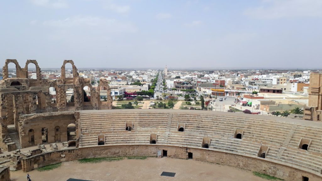 Vista desde el anfiteatro sobre El Djem