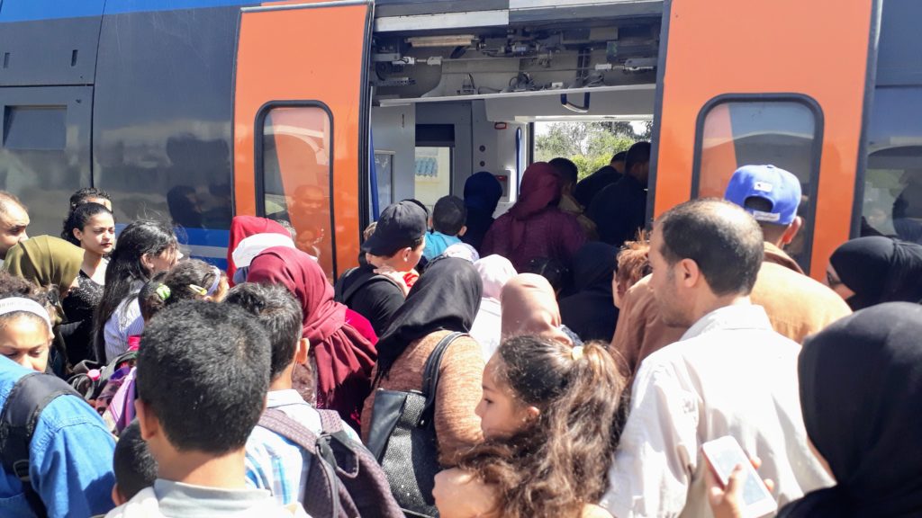 Puede estar bastante lleno: tren local Banlieue de Nabeul a Hammamet