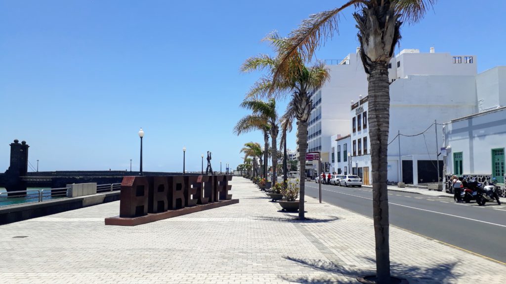 Paseo marítimo de la capital Arrecife