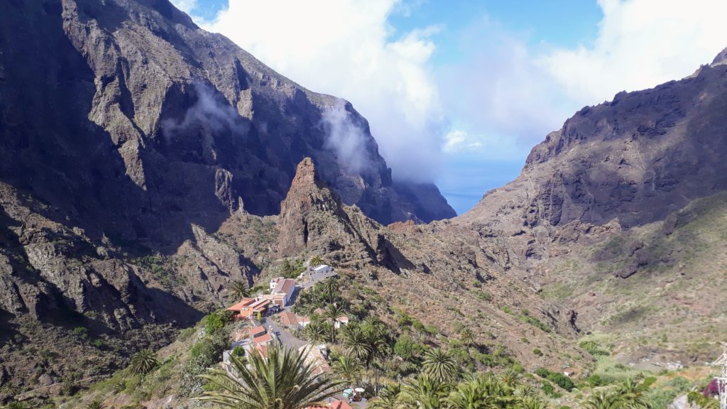 El pueblo de montaña de Masca a una altitud de unos 650 a 800 metros