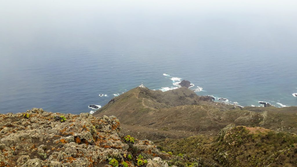 Vista del Faro de Anaga desde lejos