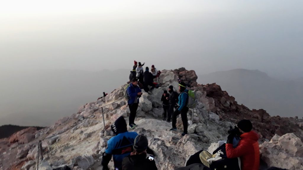 En el pico más alto de España, justo antes de la salida del sol: aquí puede haber mucha gente